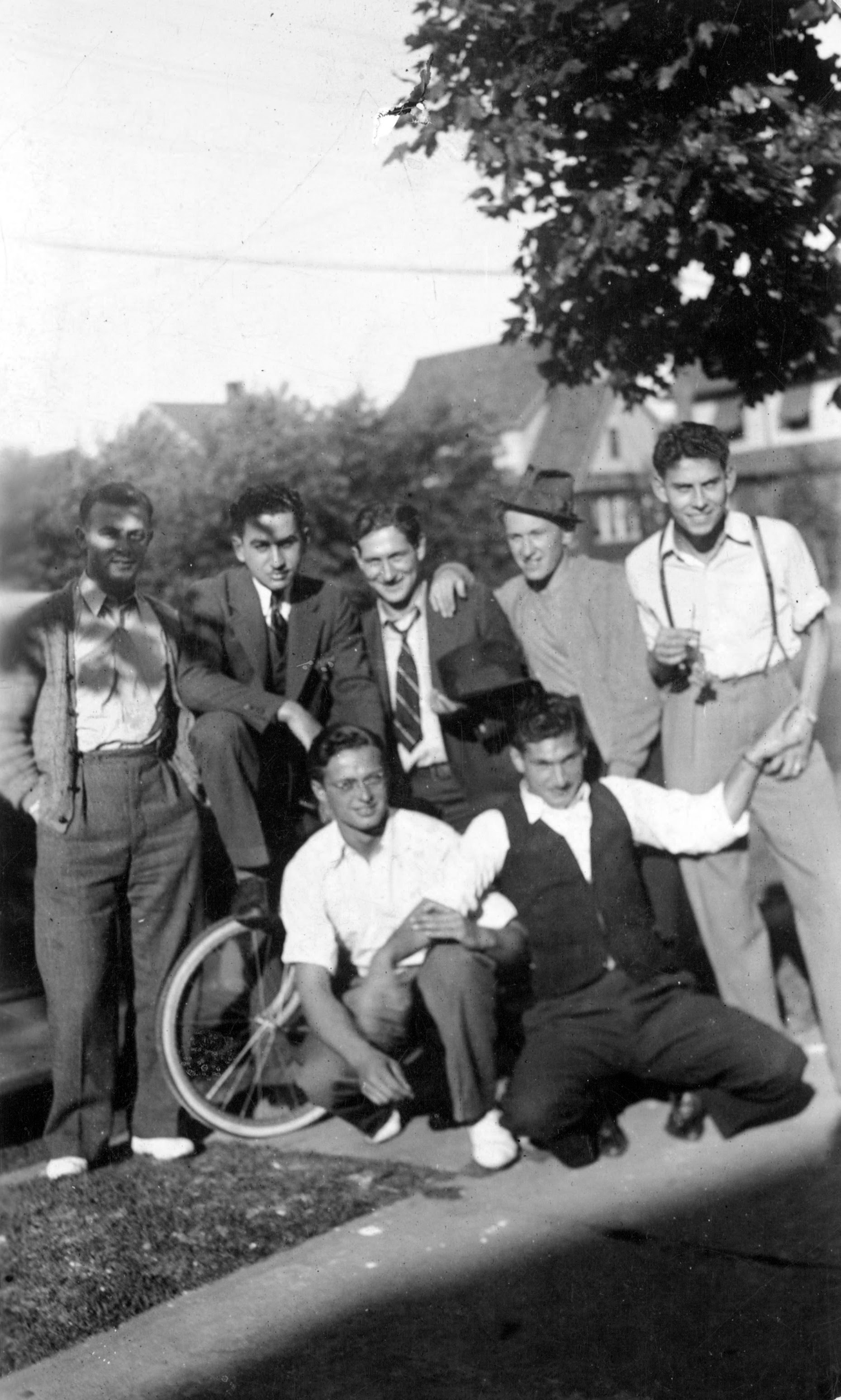Paterson NJ, 7 young men, c. 1940, Bob Goldberg, Joe Margolis, Harry Guon, Murray Richman