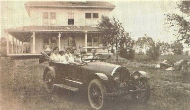 Friedenrich Family in car 1920