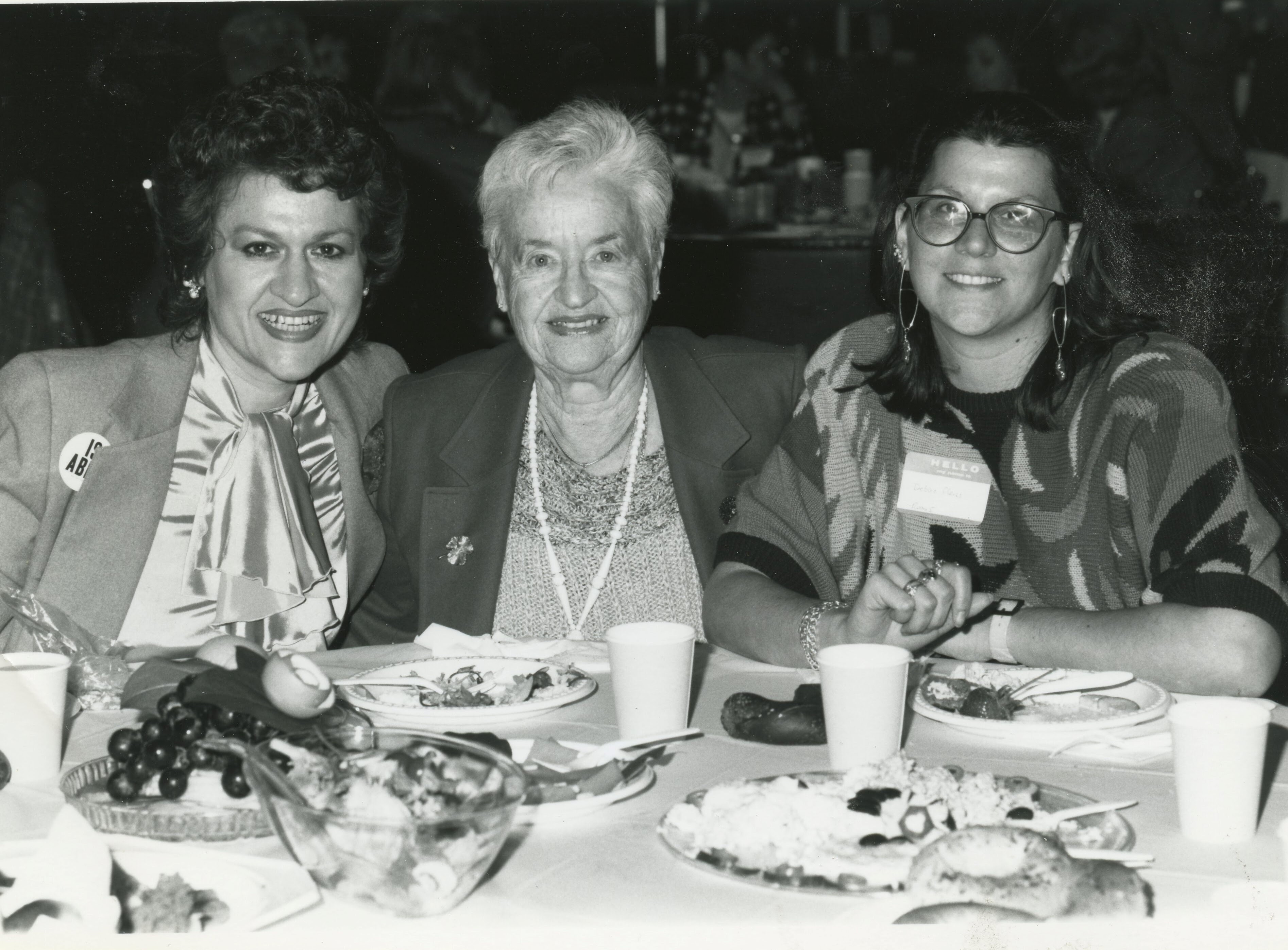 Isabel Fleiss, her mother Lil Izenberg, daugther Debbie Fleiss, 1990/1991