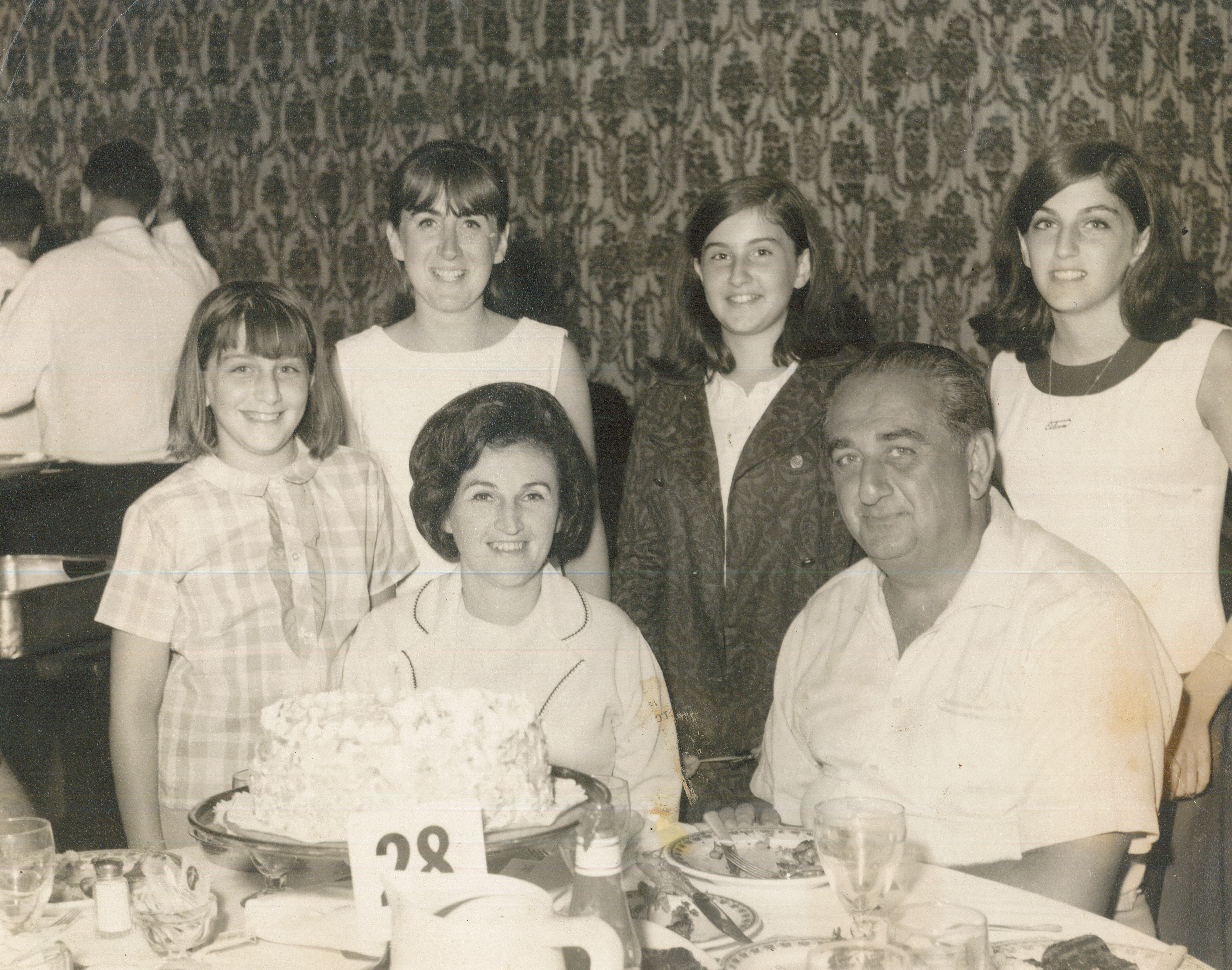 Peres Family Paterson NJ, July 1966, The Flagler Hotel Catskills, Roberta Peres, Marna Peres, Andrea Peres, Eileen Peres, Thelma Aronowitz Peres, Leonard Peres