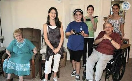Leoni and Rolf Saloman visited by Fair Lawn Jewish Center Shofar Corps