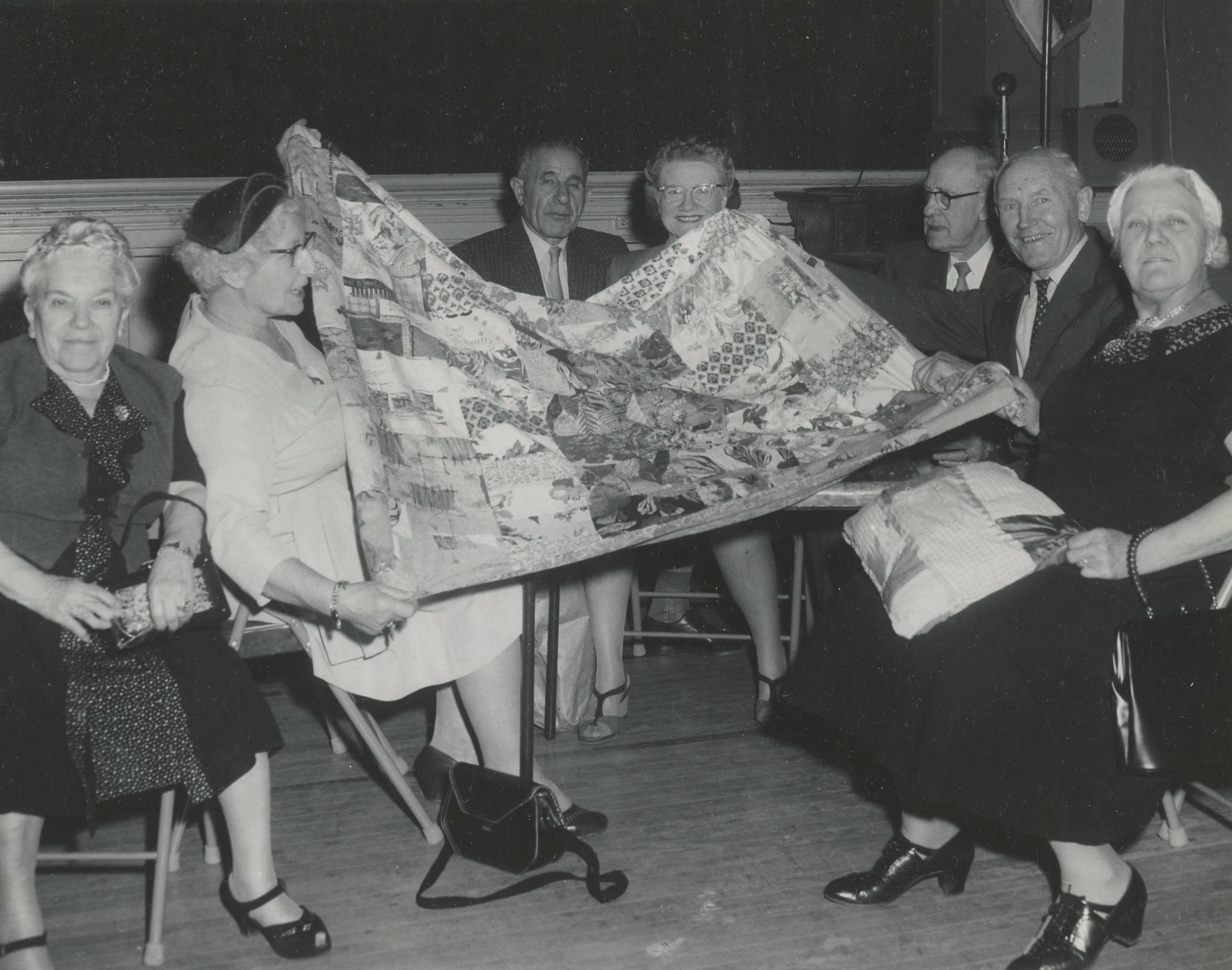 Northern New Jersey, seniors display quilt