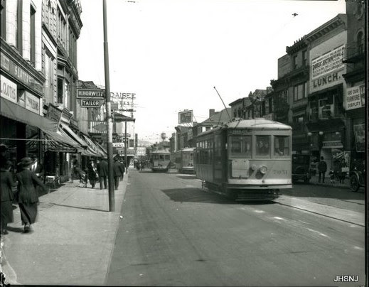 Trolley cars on Main Street 1920