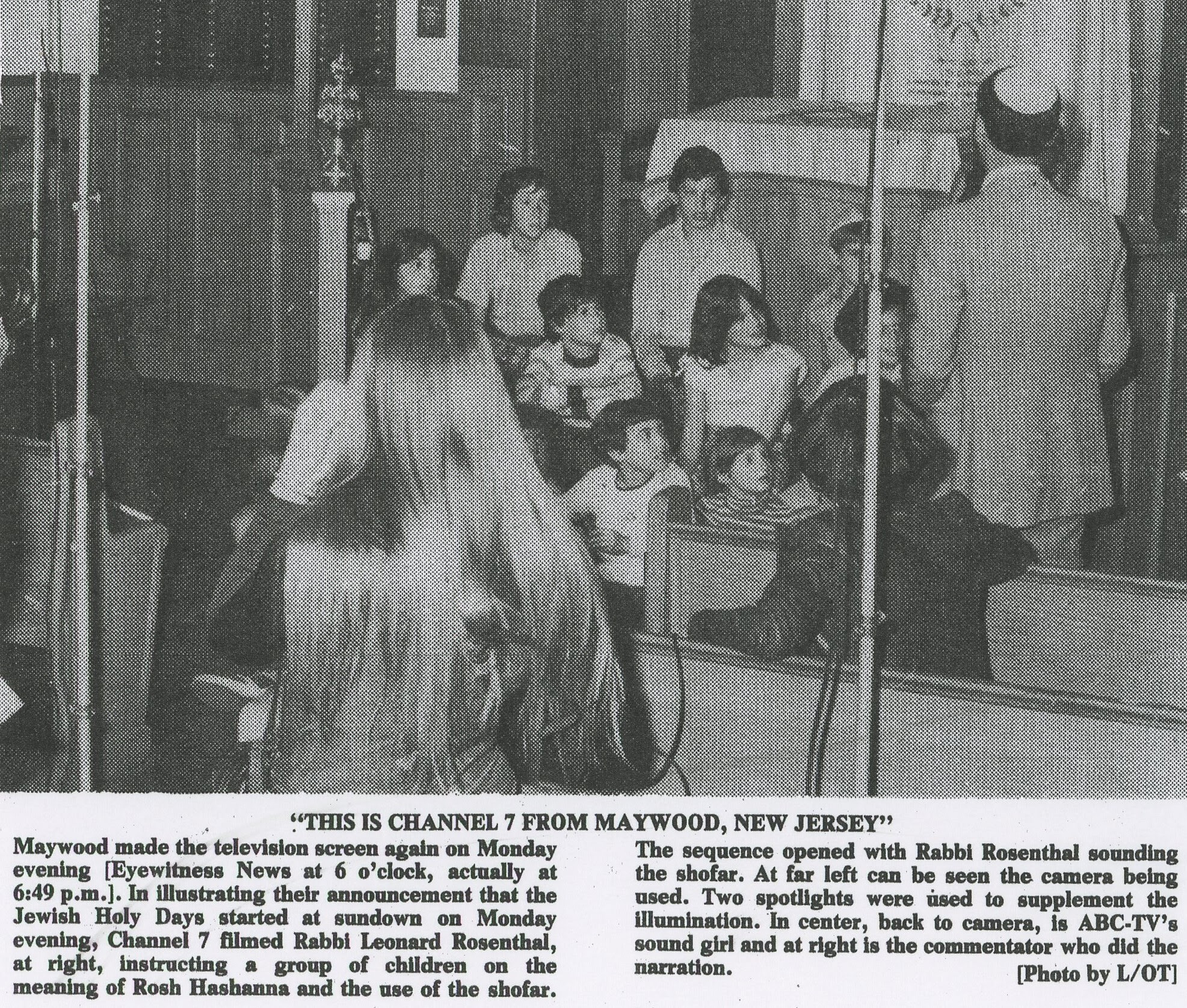 Temple Beth Israel, Maywood, 1977, Rabbi Leonard Rosenthal, children, Rosh Hashanna, Eyewitness News