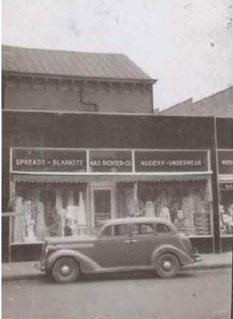 Max Richter & Co, Paterson NJ, spreads blankets hosiery