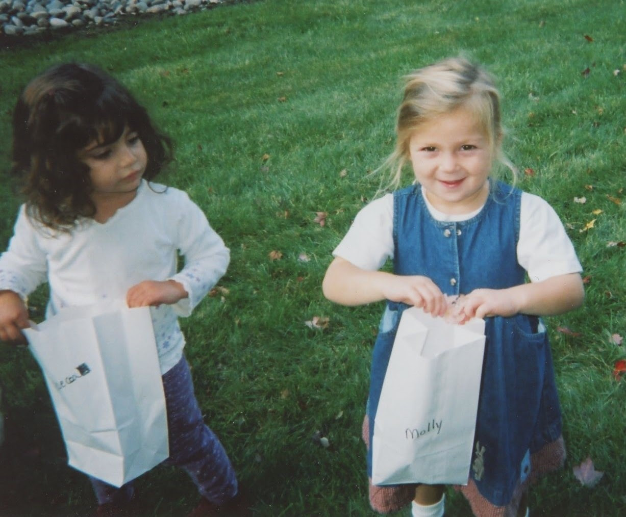 Girls getting ready for lunch