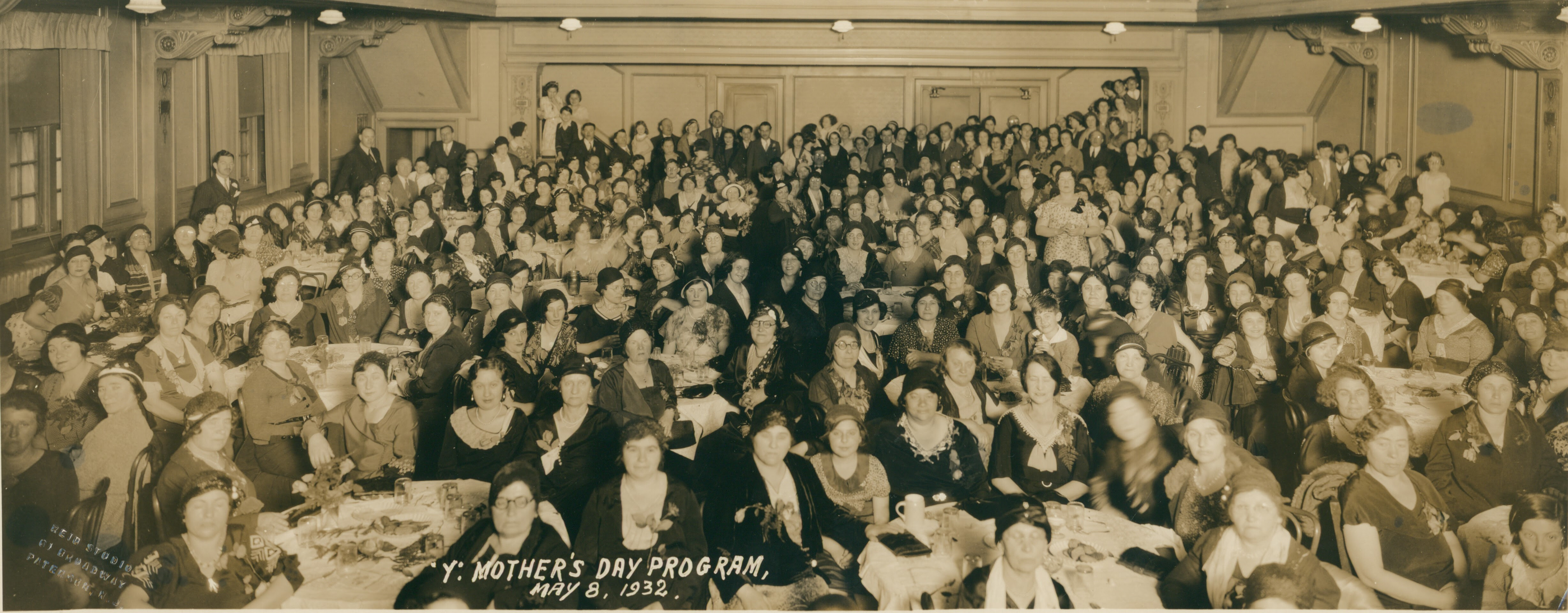 Y Mother's Day 1932