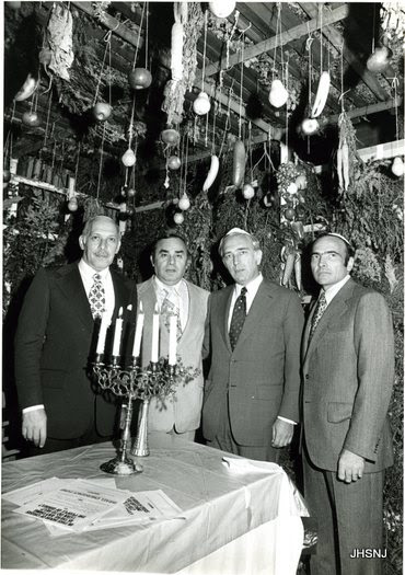 Temple Emanuel Sukkah, 1973
