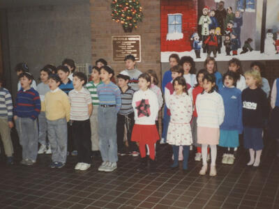 Passaic Hillel choir, shopping mall