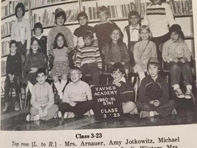 Yavneh Academy graduation, 1941, Mrs. Arnauer, Amy Jotkowitz, Michael Kornblum, Avrami Hendlish, Josh Lerner, Leslie Winters, Mrs. Anscelovits, Matthew Hiltzik, Ilana Breslau, Elisheva Pomrenze, Naftali Bennet, Dena Kinstlinger, Esther Mentzel, Yehuda Stark, David Silverberg, Jeremy Dauber, Adam Szubin, Avnoam Freedman