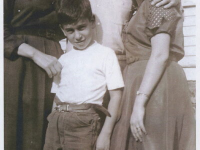 Sol Stein with wife Fritzie and children