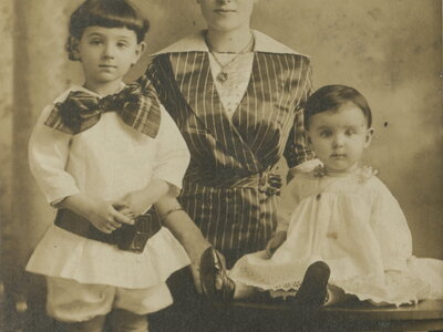 Northern New Jersey, portrait photo: mother, 2 children