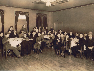 Large unidentified group.1