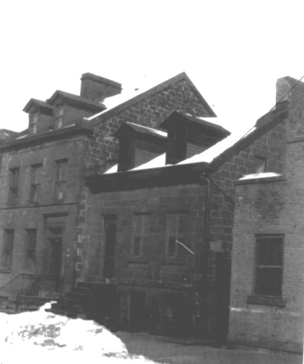The building at 9 Mulberry Street